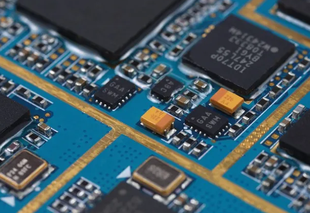 關(guān)于印制線路板導線的間距有什么要求？